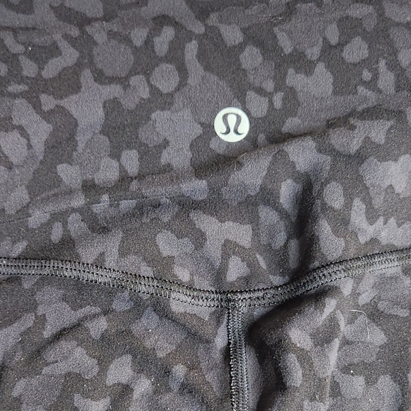 Lululemon Align Crop *21" Formation Camo Deep Coal Multi Grey sz 2 - Picture 6 of 7